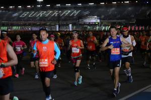 BIB: 23017, 26595, 26906
                            <button type="button" onclick="openModal(11459814)" class="btn btn-primary btn-sm float-right btn-popup" data-toggle="modal" data-target=".modal-high-quality">
                        <i class="fas fa-shopping-cart"></i> Add to Cart
                    </button>
                                            <button type="button" onclick="isThisMe(11459814, true)" class="btn btn-success btn-sm float-right btn-popup btn-isme hidden" data-toggle="tooltip" data-placement="bottom" title="นี่คือรูปของคุณใช่ไหม คลิกที่นี่เพื่อเอาเข้าอัลบั้ม">
                        <i class="fas fa-plus"></i> Add to album
                    </button>
                    <button type="button" onclick="isThisMe(11459814, false)" class="btn btn-warning btn-sm float-right btn-popup btn-isnotme hidden">
                        <i class="fas fa-ban"></i> Remove from album
                    </button>